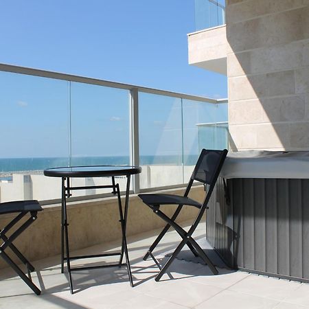 Seaside Serenity: Private Jacuzzi and Kosher Comfort Aparthotel Ashkelon Exterior photo