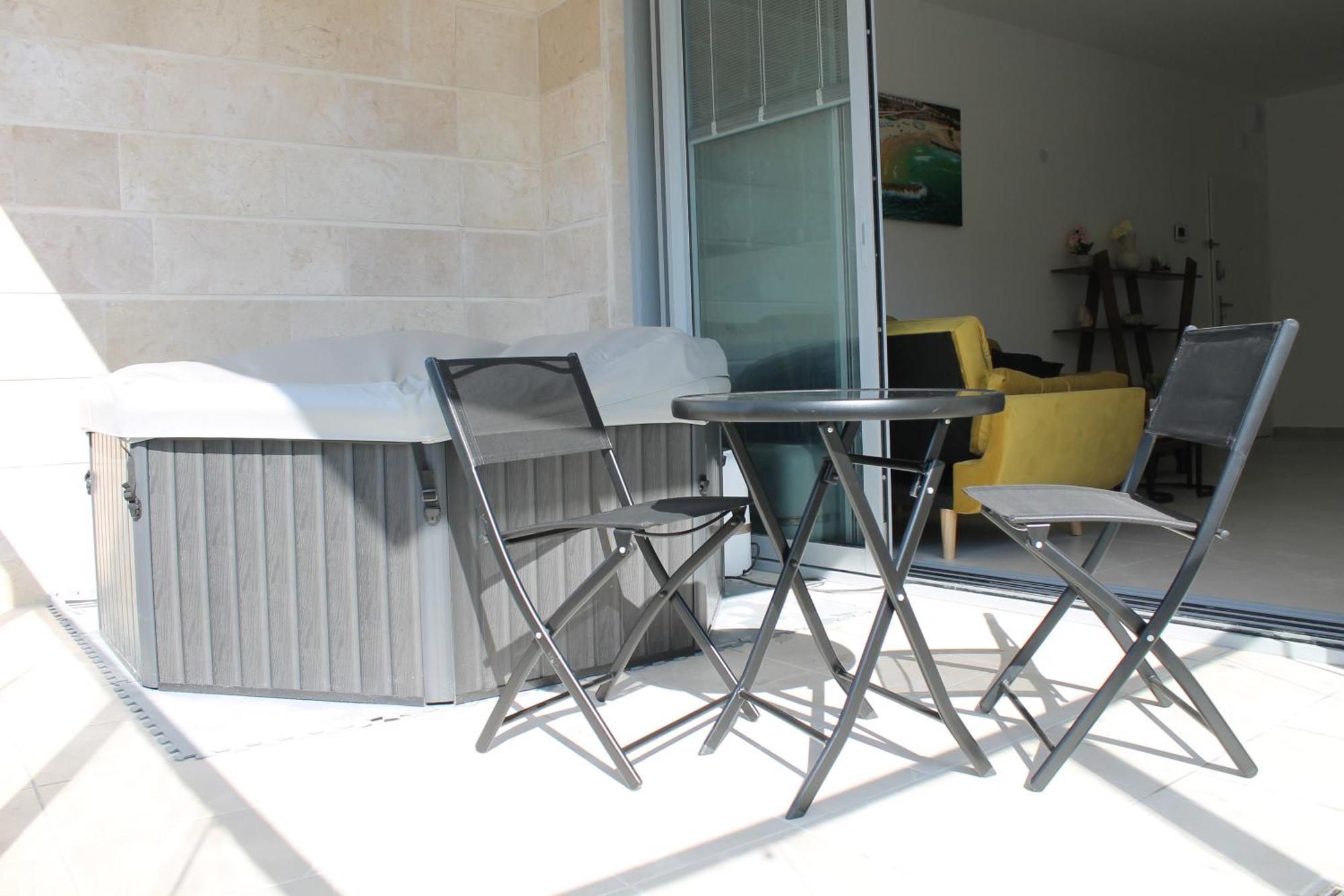 Seaside Serenity: Private Jacuzzi and Kosher Comfort Ashkelon Exterior photo