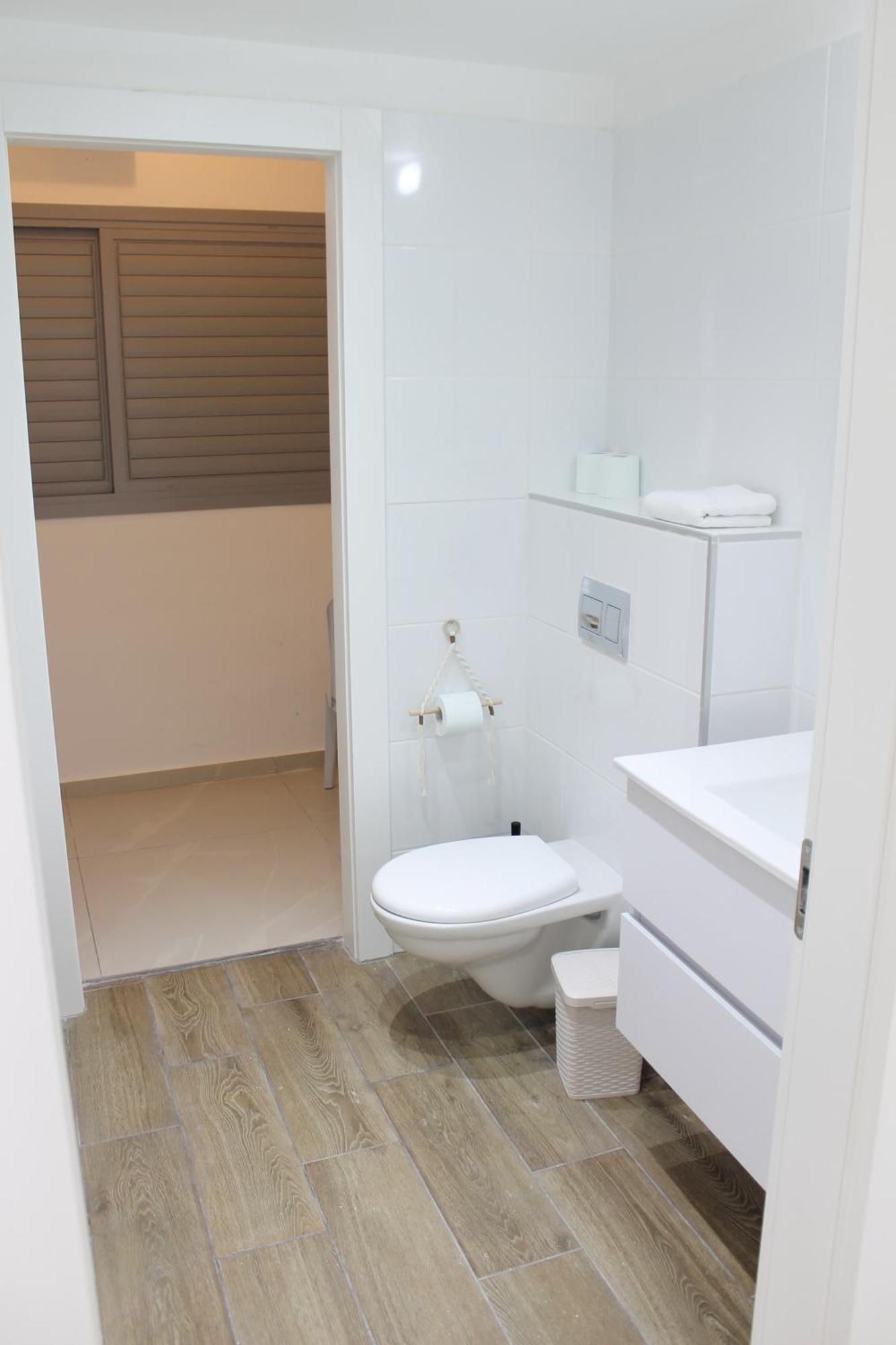 Seaside Serenity: Private Jacuzzi and Kosher Comfort Ashkelon Exterior photo